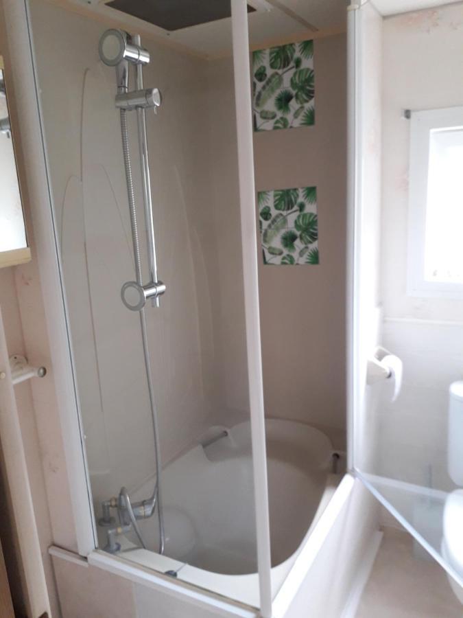 Mobile Home Le Clos De See Chérencé-le-Roussel Екстериор снимка